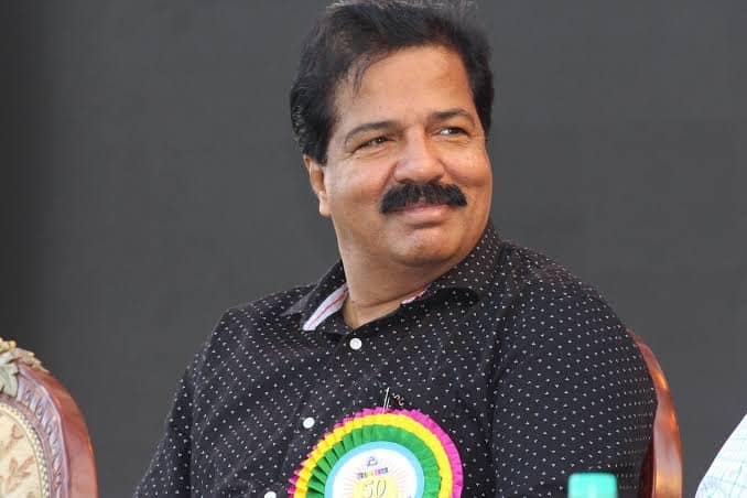 വിജയ് ഭവ സമ്മിറ്റിയിൽ ശ്രീകണ്ഠൻ നായരുടെ പ്രസംഗം ചിരി പടർത്തി; ‘അത്തരത്തിലൊരു ഓപ്ഷൻ നിങ്ങൾ എനിക്ക് തരികയാണെങ്കിൽ ഞാൻ ജയിൽ തിരഞ്ഞെടുക്കും’ : ശ്രീകണ്ഠൻ നായർ